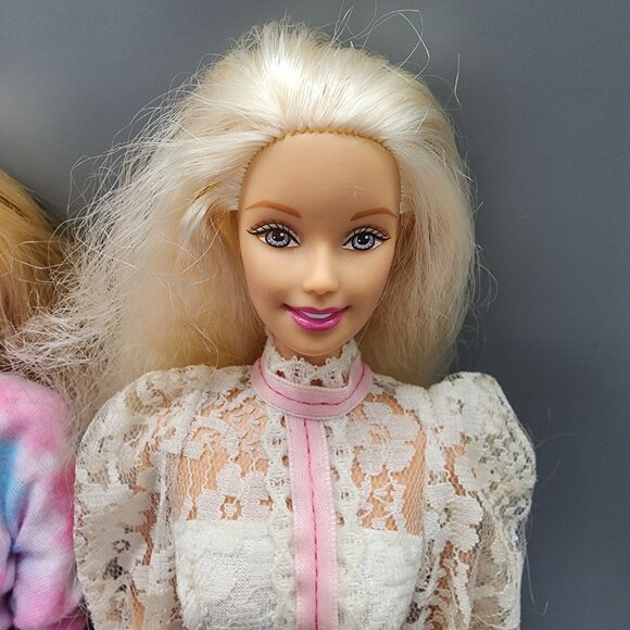 Vintage & Modern Barbie Dolls Lot of 4 + Outfits Pink Skirt Dress Lace 90s - Picture 9 of 16